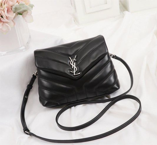 YSL BAG TOY LOULOU A TRACOLLA NERA IN PELLE MATELASSÉ A “Y”