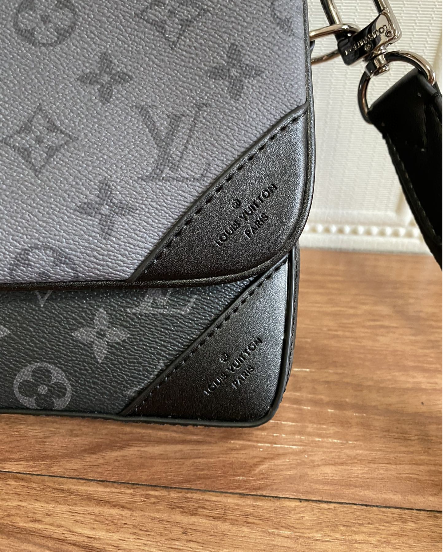 LV TRIO MESSENGER