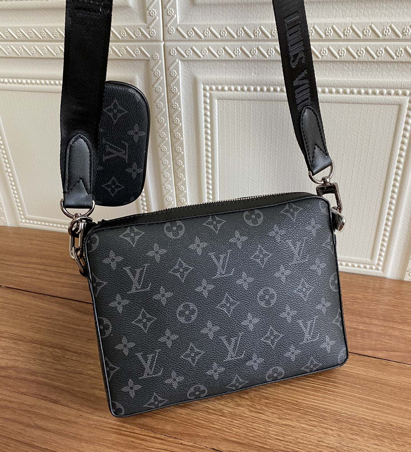 LV TRIO MESSENGER